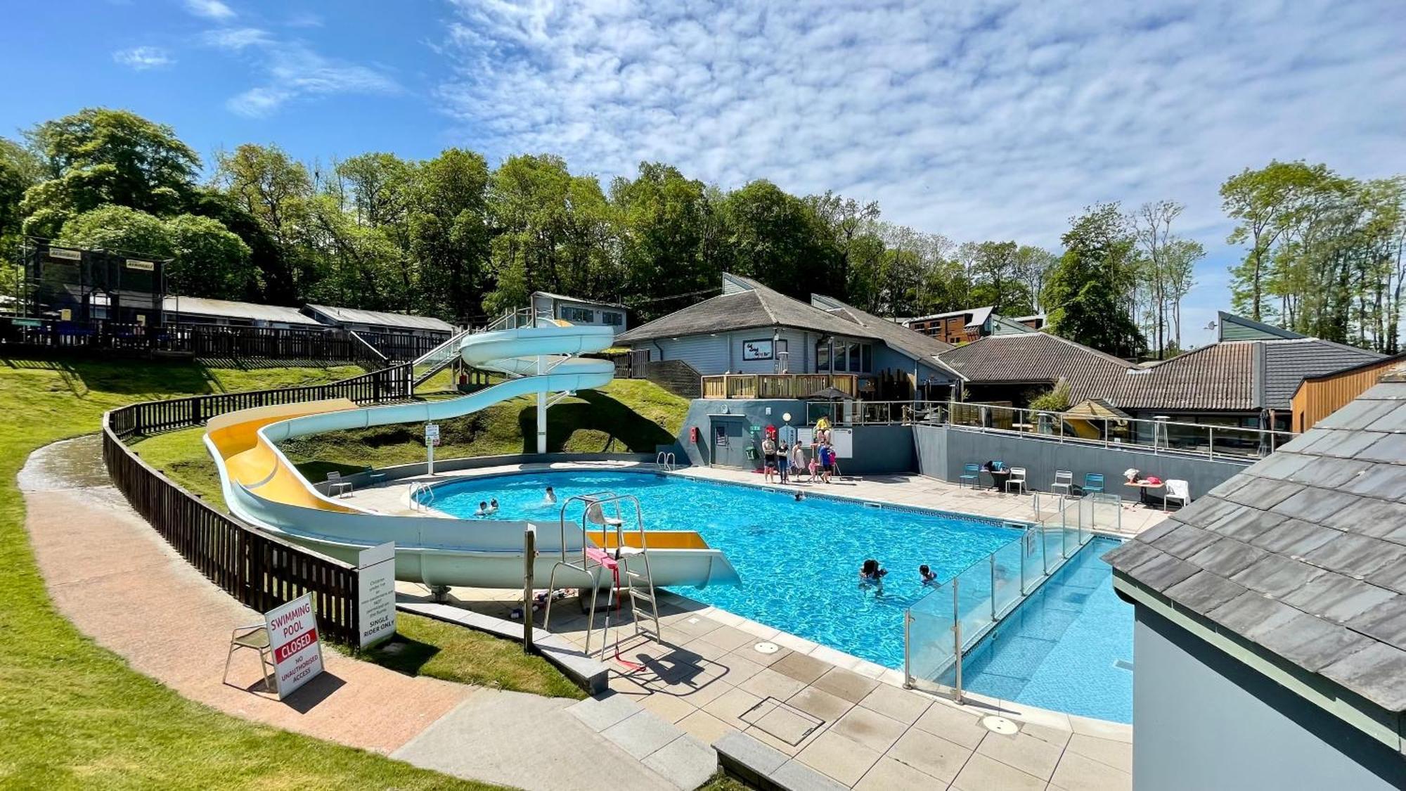 Spacious Primrose Lodge For 6 With Hot Tub At A Spa Resort Chudleigh Экстерьер фото